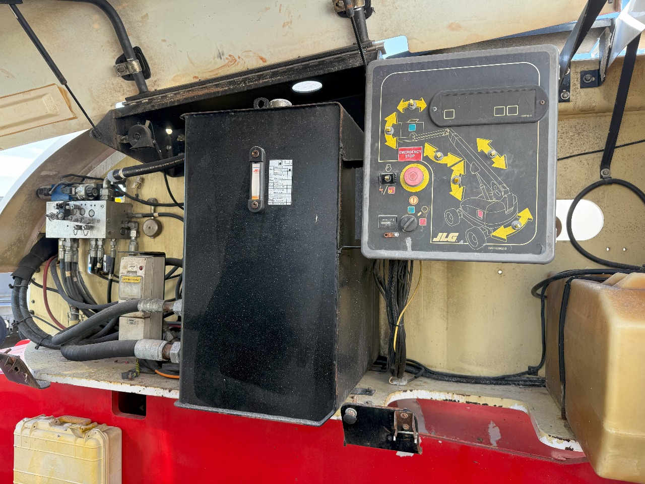 Sold - Scissor Lift - View 3